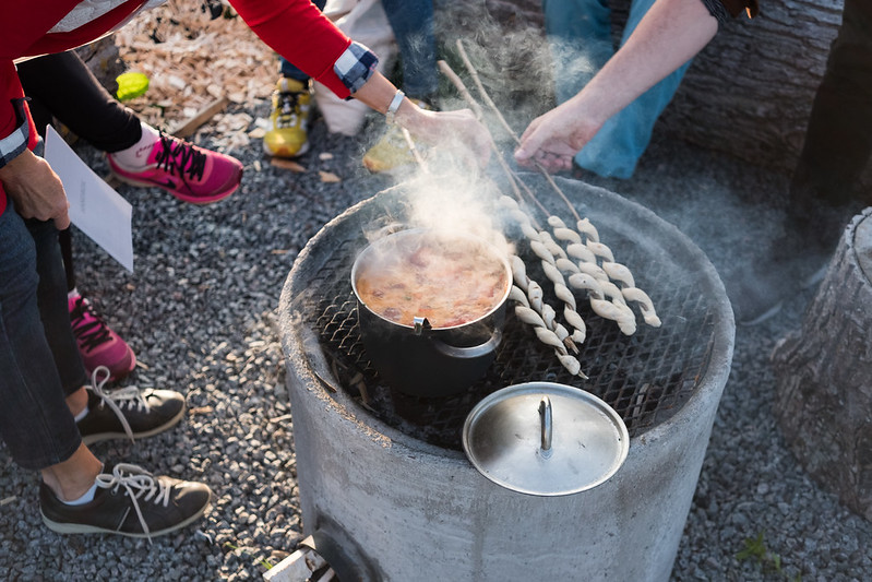 Fire Soup, Österängens Open Outdoor Kitchen (2020). Photo: Erik Sjödin. Fire Soup, Österängens Open Outdoor Kitchen (2020). Photo: Erik Sjödin.